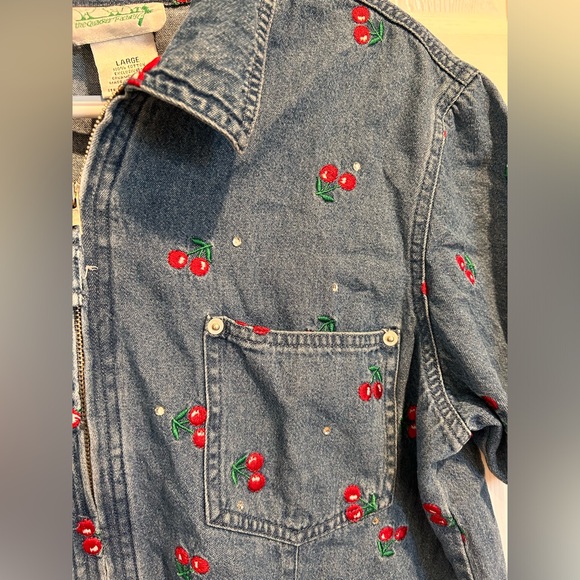 Quacker Factory Vintage Cherry/Rhinestone Denim Zipper shirt L EUC - Picture 6 of 8